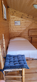 Lit en 90 dans la première chambre vu depuis le lit en 140.