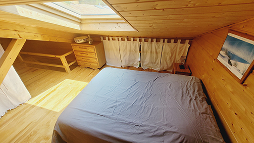 Chambre avec lit en 140 dans la mezzanine
